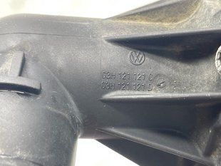 Корпус термостата 03H121121C Volkswagen Touareg