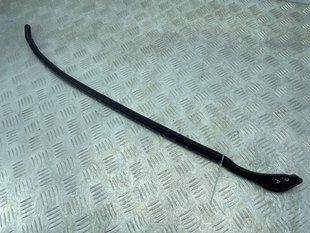 Уплотнитель двери 4M0837718C Audi Q7