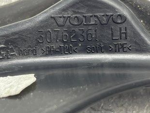 Уплотнитель двери 30762361 Volvo XC60