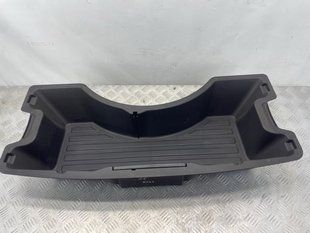 Вещевой ящий багажника 8R0864106D01C Audi Q5