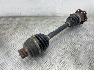 Привідний вал передній 4G0407271F Audi A6 Audi A6, Audi A7, Audi A8, Audi Q5, Audi RS7, Audi S6, Audi S7, Audi S8, Audi SQ5