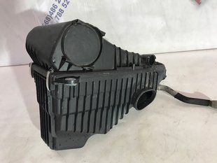 Корпус повітряного фільтра 7L6129601BB Audi Q7
