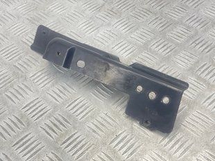 Кронштейн 4L0805698 Audi Q7