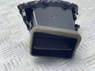 Дефлектор воздуховода 8R1820902LWVF Audi Q5