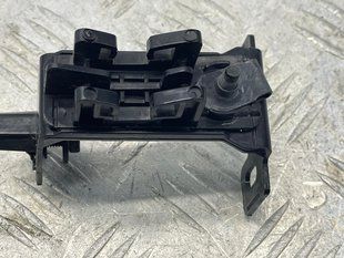 Кронштейн / Крепление фары FT4B13A004A Ford Edge