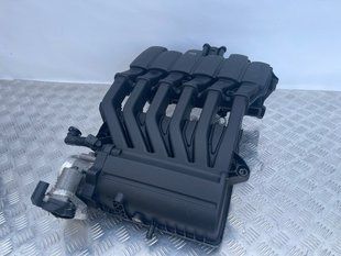 Колектор впускний 03H133201AE Volkswagen Touareg
