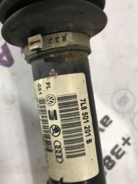 Піввісь 7L8501201B Audi Q7