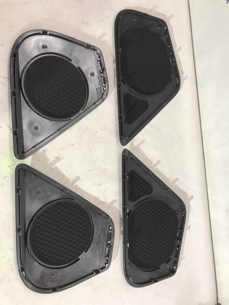 Накладка динамика / Сетка 4G0035436A Audi A6