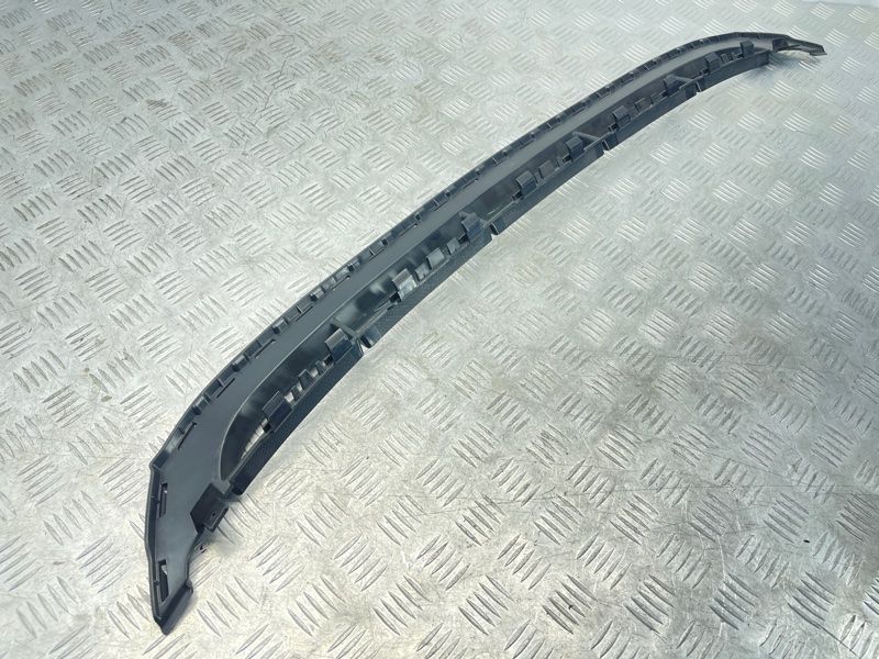 Решетка переднего бампера нижняя 4L0807683C01C Audi Q7