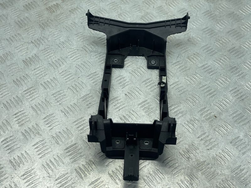 Кронштейн консолі 4G0863531 Audi A7