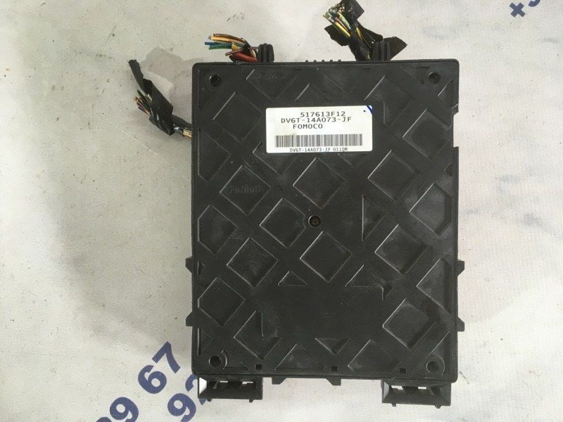 Блок предохранителей DV6T14A073JF Ford Escape