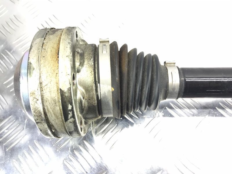 Піввісь 8R0501203C Audi A6