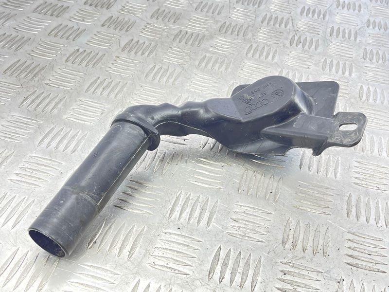 Заливна горловина бачка склоомивача 4M0955463 Audi Q7 Audi Q7, Audi Q8, Audi RS Q8, Audi SQ7, Audi SQ8
