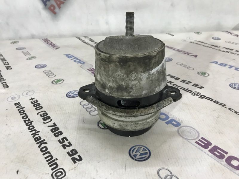 Опора / подушка двигуна 7L8199131A Audi Q7