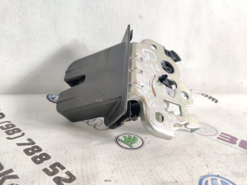 Замок крышки багажника 4F9827505 Audi Q7