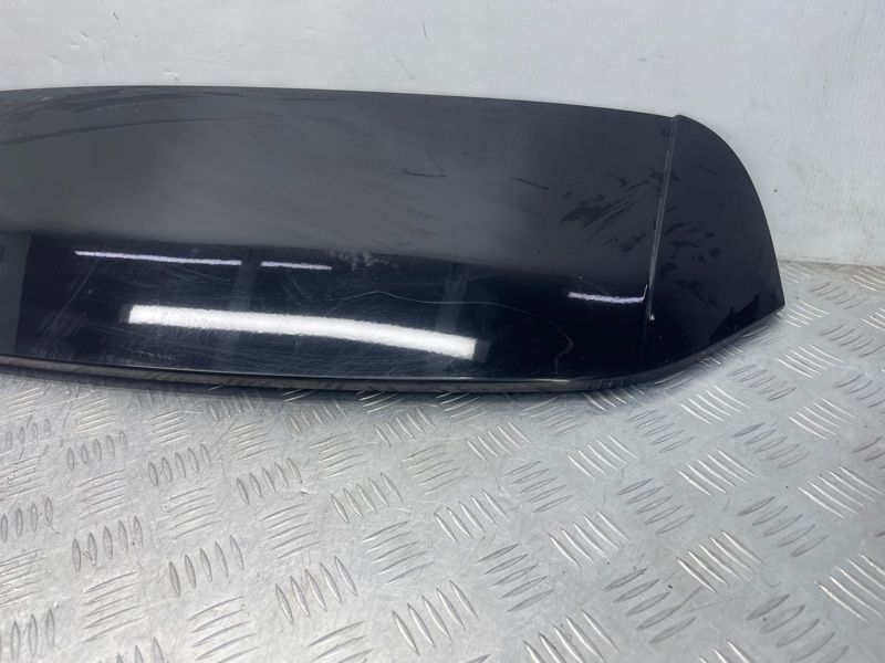 Спойлер багажника зі стоп-сигналом 8U0827933F Audi Q3