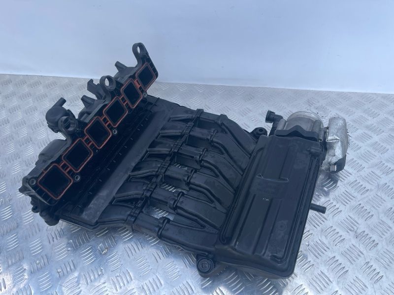 Коллектор впускной 03H133201AE Volkswagen Touareg