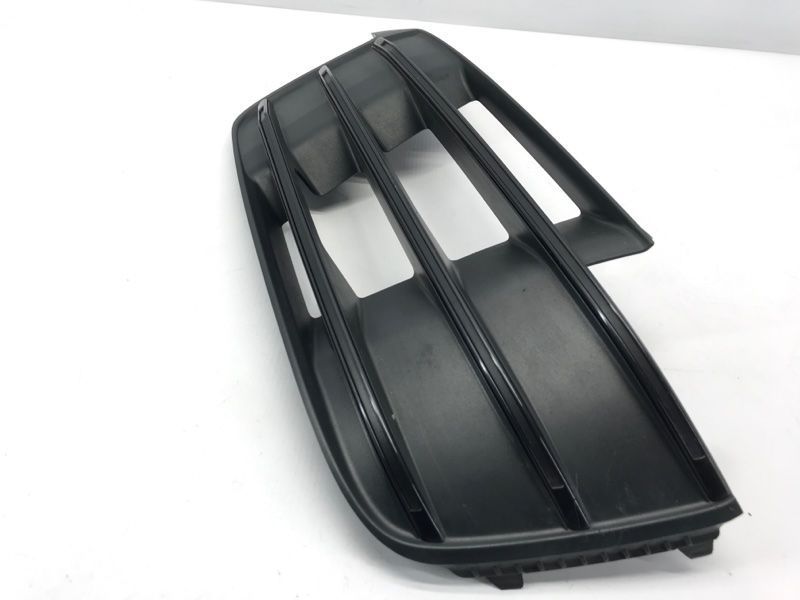 Решітка повітрозабірника бампера s-line 4M0807682DGXE Audi Q7