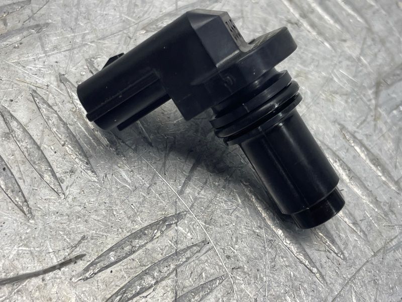 Датчик положення розподільного валу 31491073 Volvo XC90 Volvo S60, Volvo S60 Cross Country, Volvo S80, Volvo S90, Volvo V60, Volvo V60 Cross Country, Volvo V70, Volvo V90, Volvo V90 Cross Country, Volvo XC40, Volvo XC60, Volvo XC70, Volvo XC90