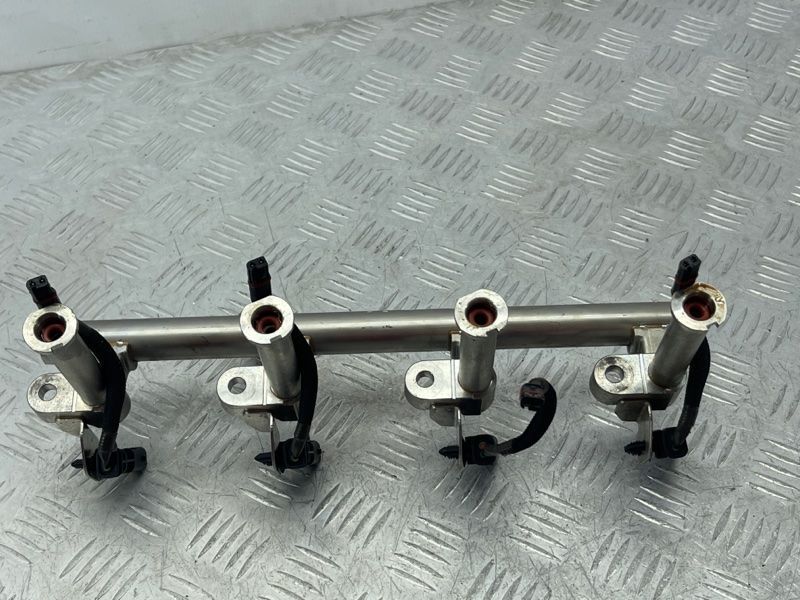 Паливна рампа 31303496 Volvo XC90 Volvo S60, Volvo V60, Volvo XC40, Volvo XC60, Volvo XC90