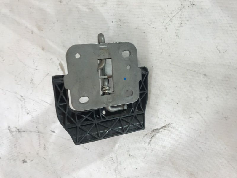 Скоба замка капоту 5NA823186C Volkswagen Tiguan