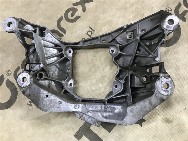 Траверса коробки передач 4G0399263AC Audi A7
