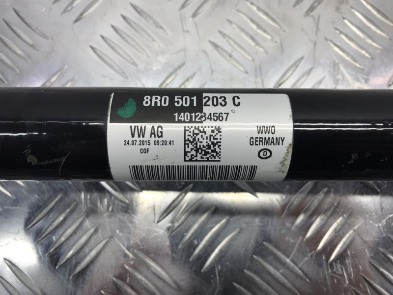 Піввісь 8R0501203C Audi A6