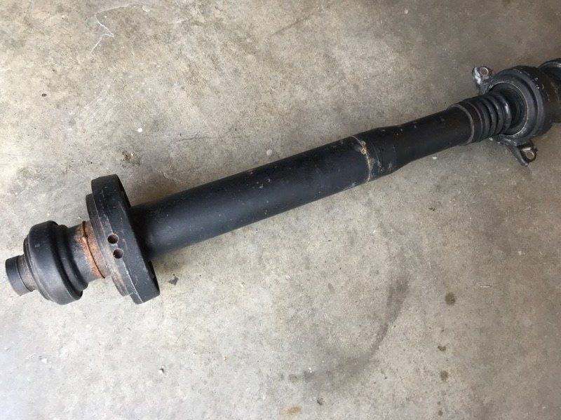 Карданный вал 7P0521102R Volkswagen Touareg