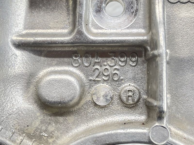 Кронштейн подрамника правый 80A399296R Audi Q5 Audi A6, Audi A7, Audi A8, Audi Q5, Audi Q5 Sportback, Audi Q7, Audi Q8, Audi S6, Audi S7, Audi SQ5, Audi SQ5 Sportback