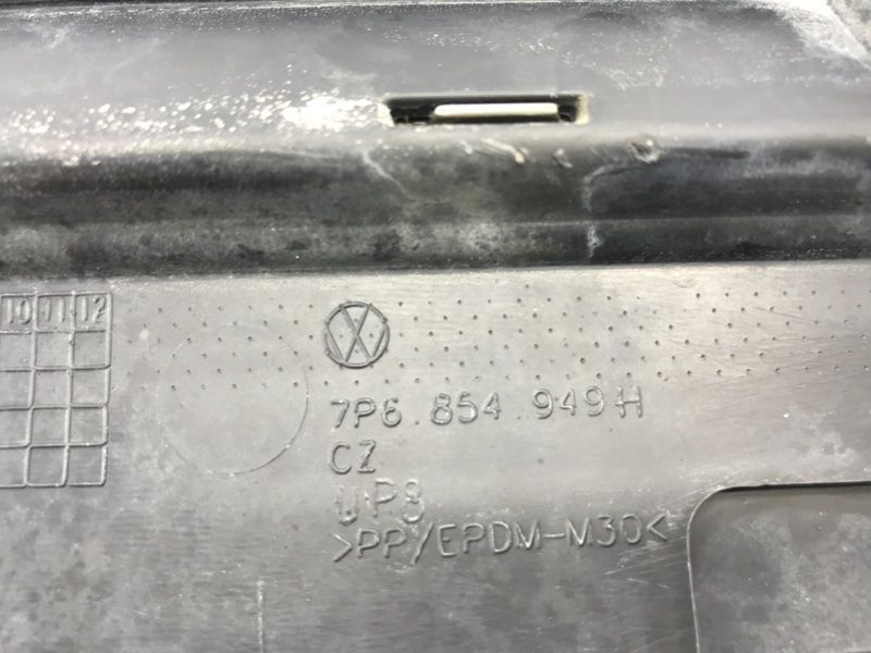 Накладка двери 7P6854949H Volkswagen Touareg