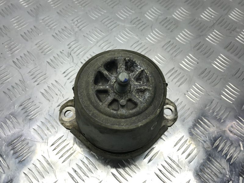 Опора двигателя 7P6199131D Volkswagen Touareg