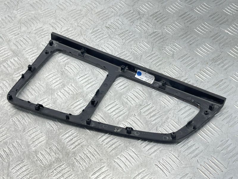 Декоративная накладка центральной консоли 4M1863321P Audi Q7