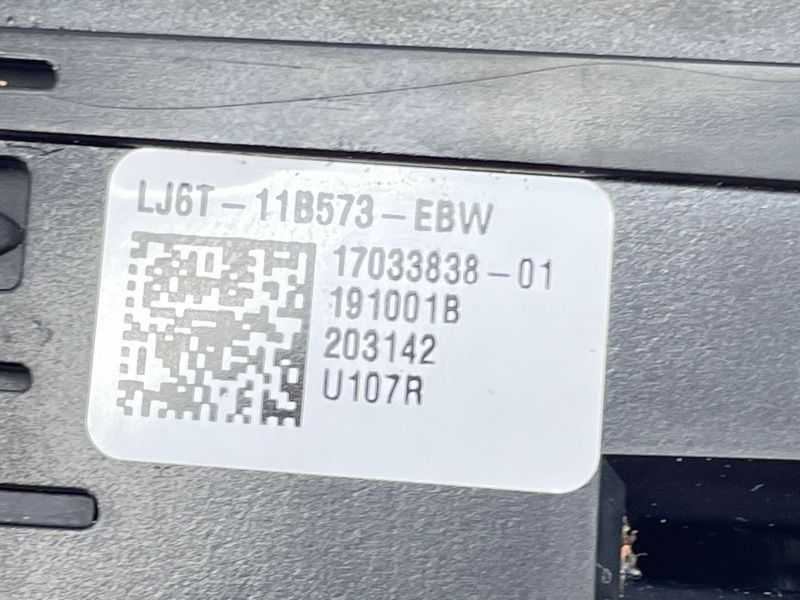 Блок кнопок LJ6T11B573EBW Ford Escape