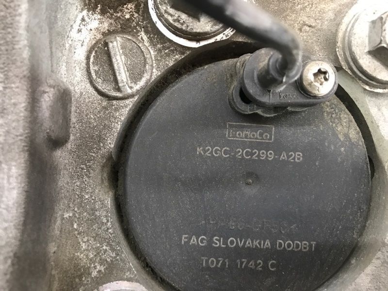 Поворотний кулак / цапфа Ford Edge