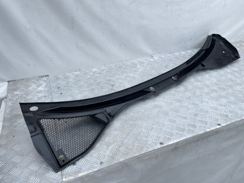 Кожух водовідвідного короба 4L1819401A Audi Q7