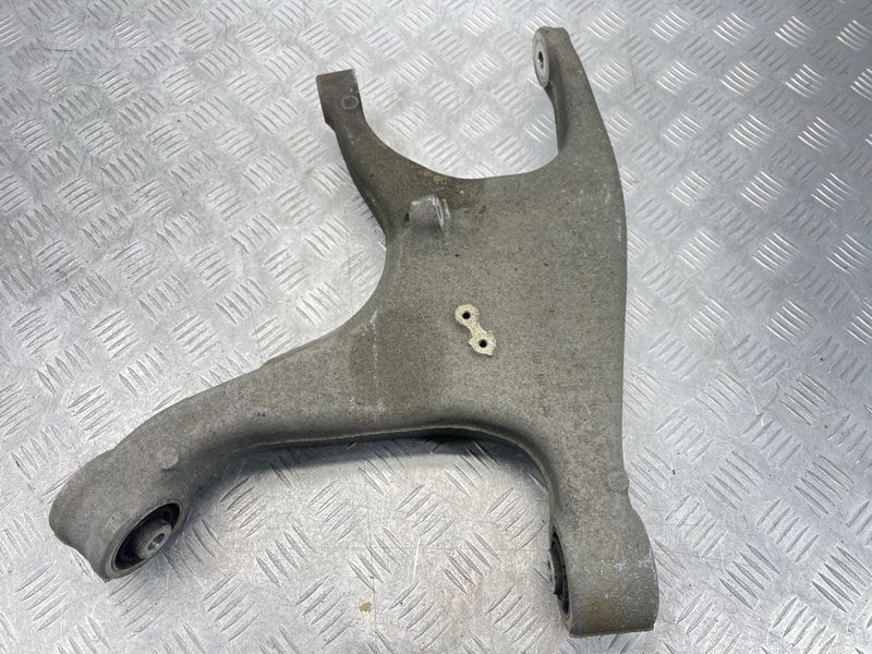 Рычаг задней подвески нижний 8R0505312F Audi A6