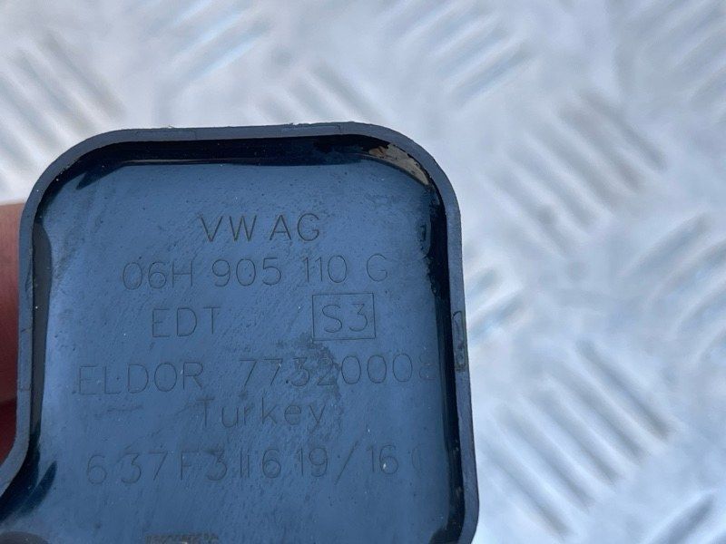 Катушка зажигания 06H905110G Audi A6