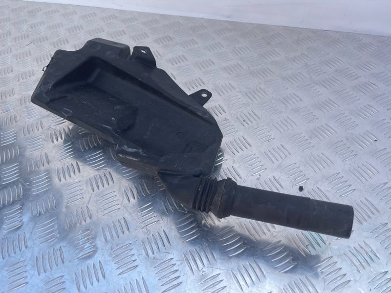 Заливная горловина бачка стеклоомывателя 4G1955462A Audi A6 Audi A6, Audi A7, Audi RS7, Audi S6, Audi S7