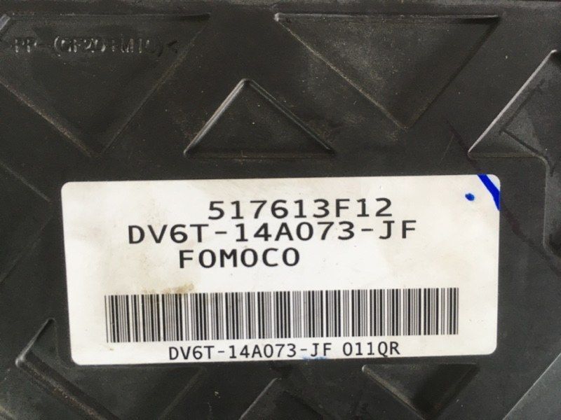 Блок предохранителей DV6T14A073JF Ford Escape