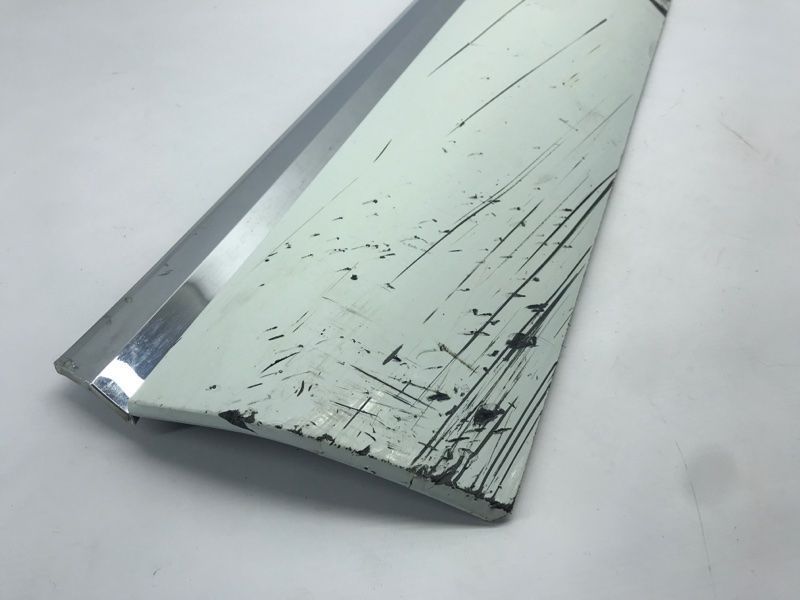 Накладка двери 7P6854949H Volkswagen Touareg
