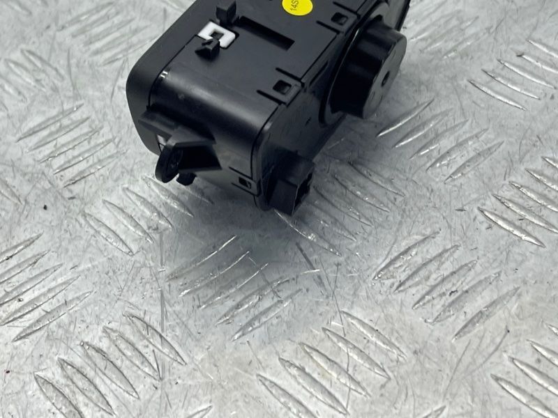 Перемикач світла фар 4M0941531AA5PR Audi Q7