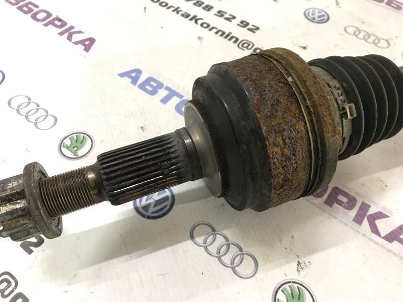 Піввісь 7L8501201B Audi Q7