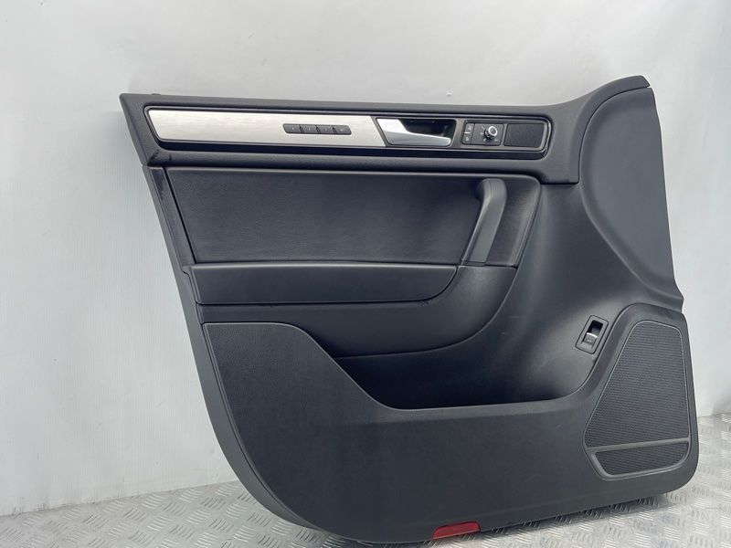 Обшивка дверей Volkswagen Touareg