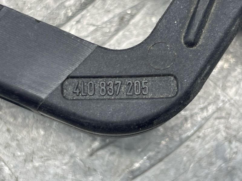 Ручка дверей зовнішня 4L0837205 Audi Q7