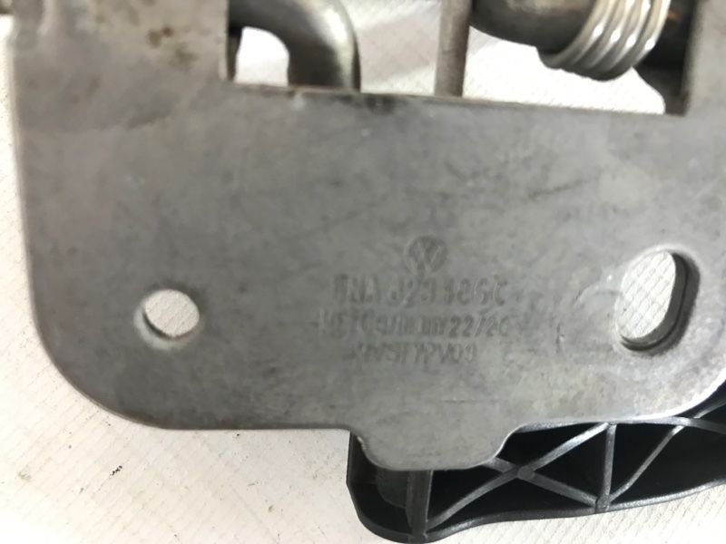 Скоба замка капоту 5NA823186C Volkswagen Tiguan
