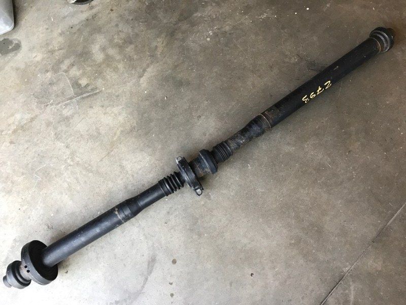 Карданный вал 7P0521102R Volkswagen Touareg