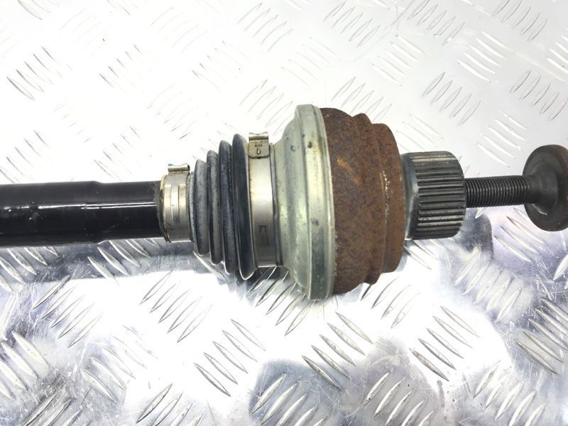 Піввісь 8R0501203C Audi A6