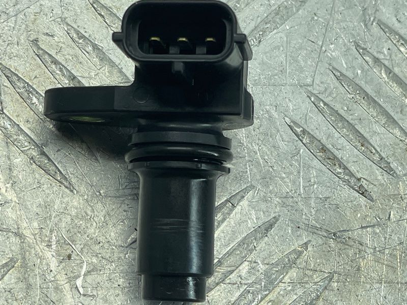 Датчик положення розподільного валу 31491073 Volvo XC90 Volvo S60, Volvo S60 Cross Country, Volvo S80, Volvo S90, Volvo V60, Volvo V60 Cross Country, Volvo V70, Volvo V90, Volvo V90 Cross Country, Volvo XC40, Volvo XC60, Volvo XC70, Volvo XC90