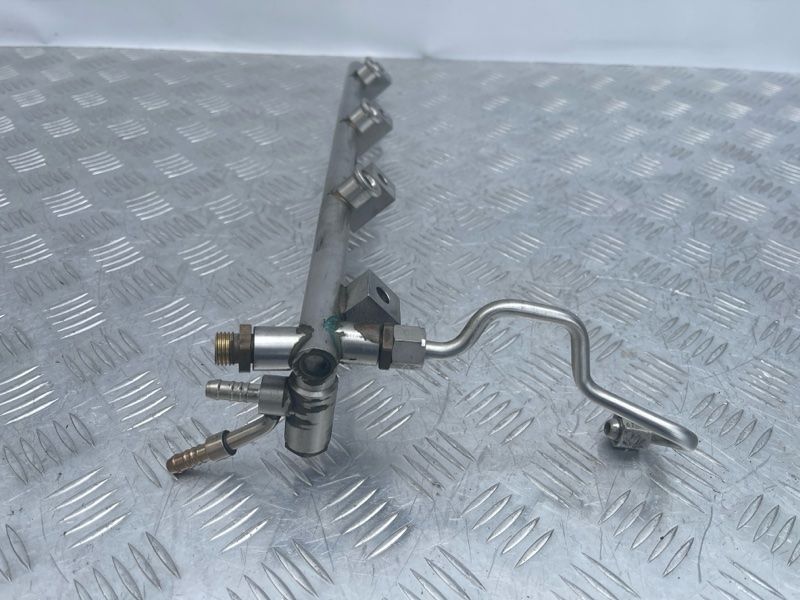 Топливная рампа 03H133316N Volkswagen Touareg