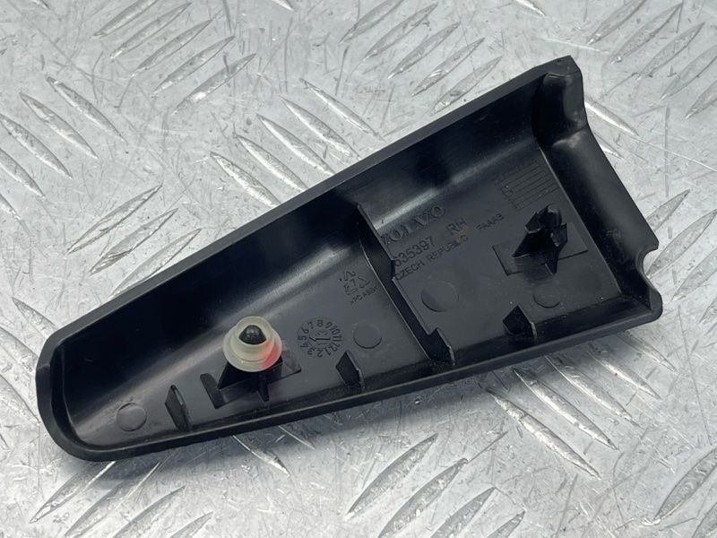 Заглушка дверей 8635397 Volvo XC60
